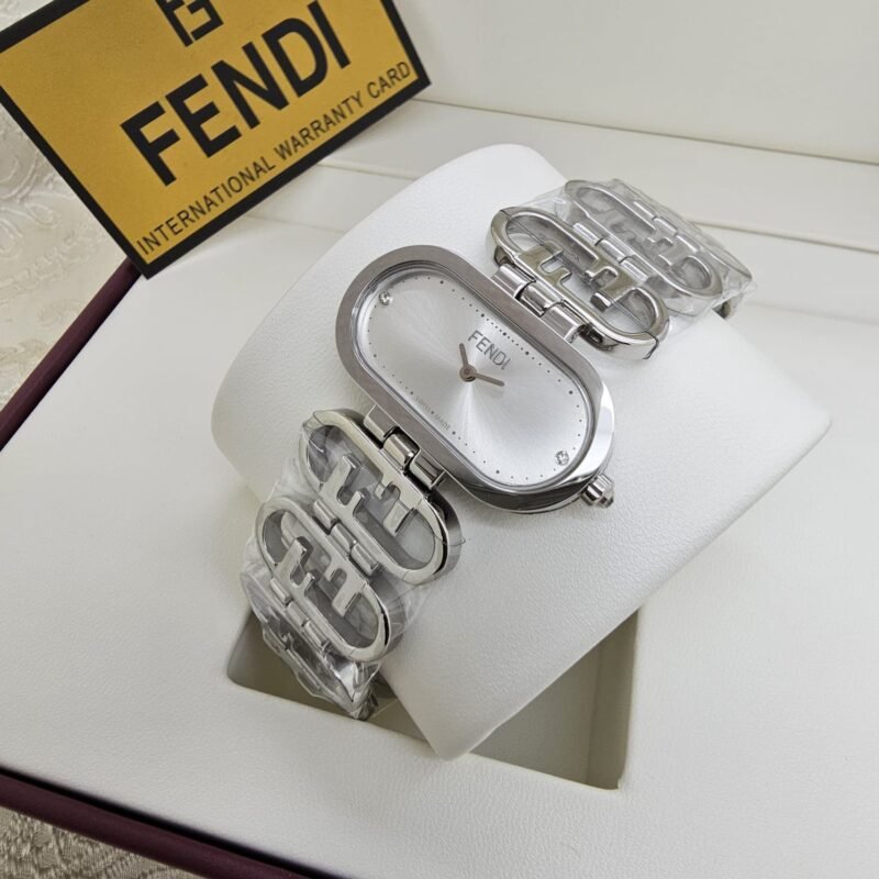 ساعة فندي فضي نسائي