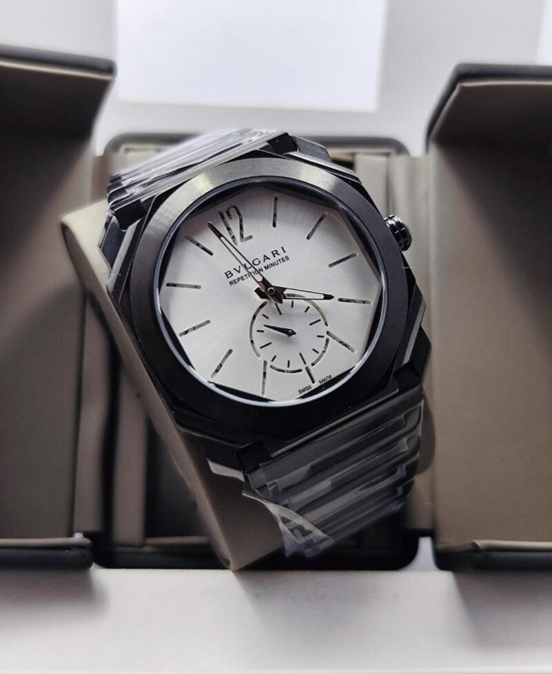 ساعة بولغاري السوداء