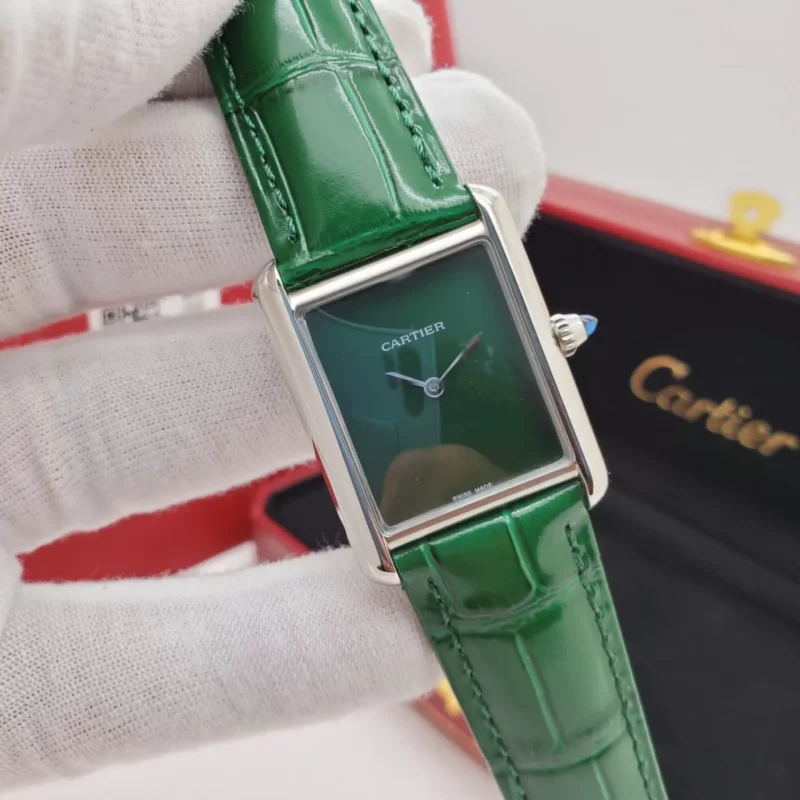 ساعه كارتير جلد اخضر