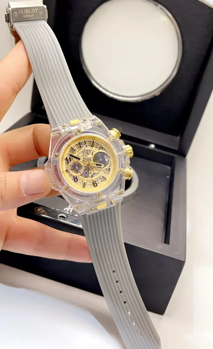 ساعه هوبلت رمادي