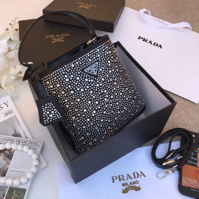 شنطه كريستال