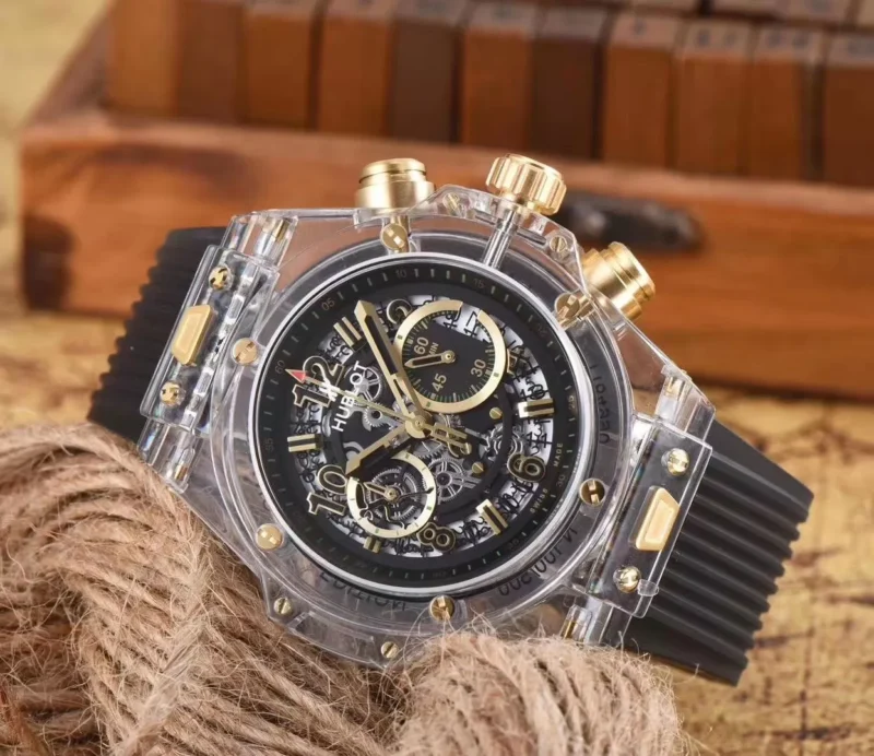 ساعة هوبلوت شفاف