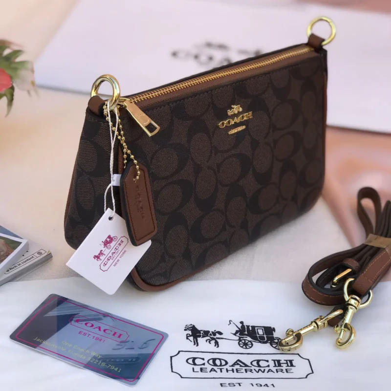 شنطة كوتش بني