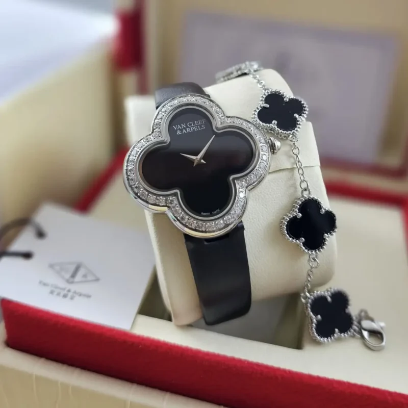 ساعة فان كليف جلد اسود