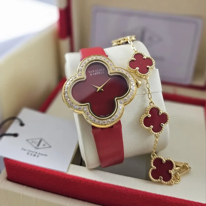 ساعات فان كليف النسائية