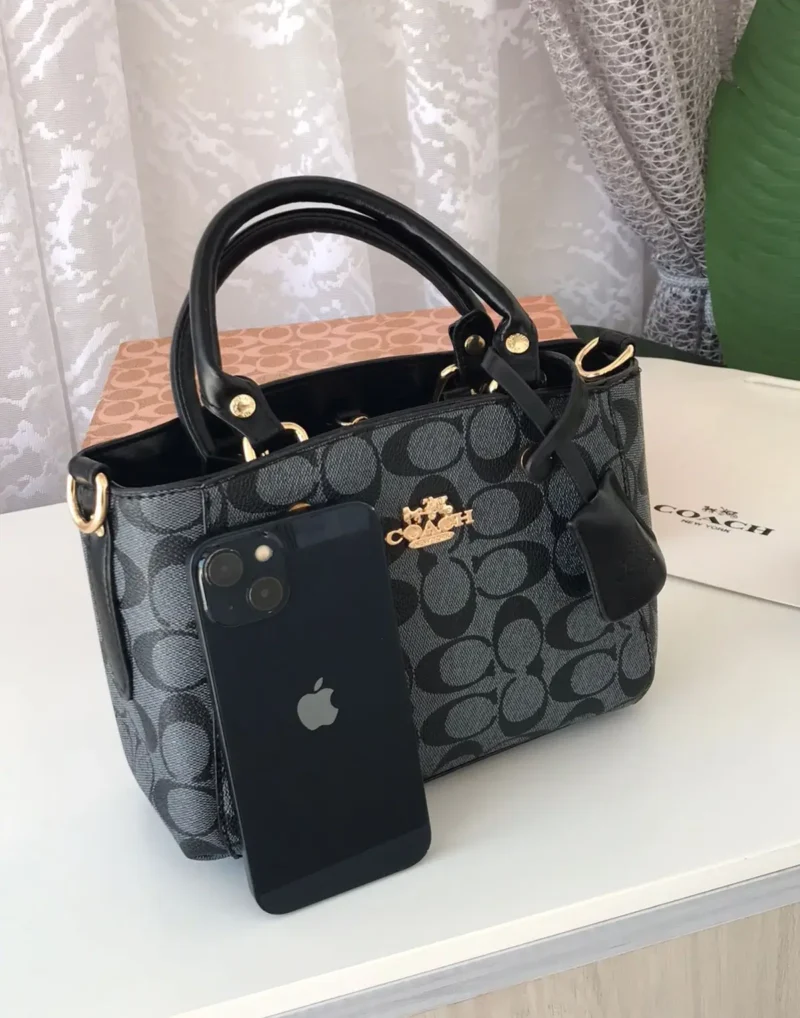 شنطه كوتش السوداء