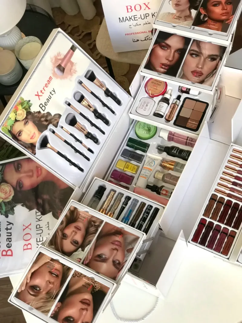 طقم مكياج ماركة
