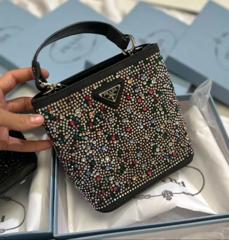 شنط خرز كريستال اسود