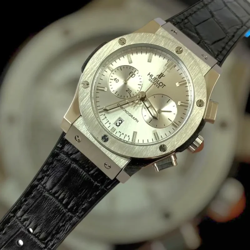 ساعة هوبلت جلد اسود