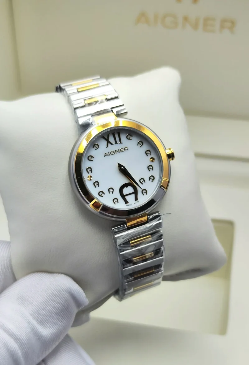 ساعة اقنر نسائية دائرية