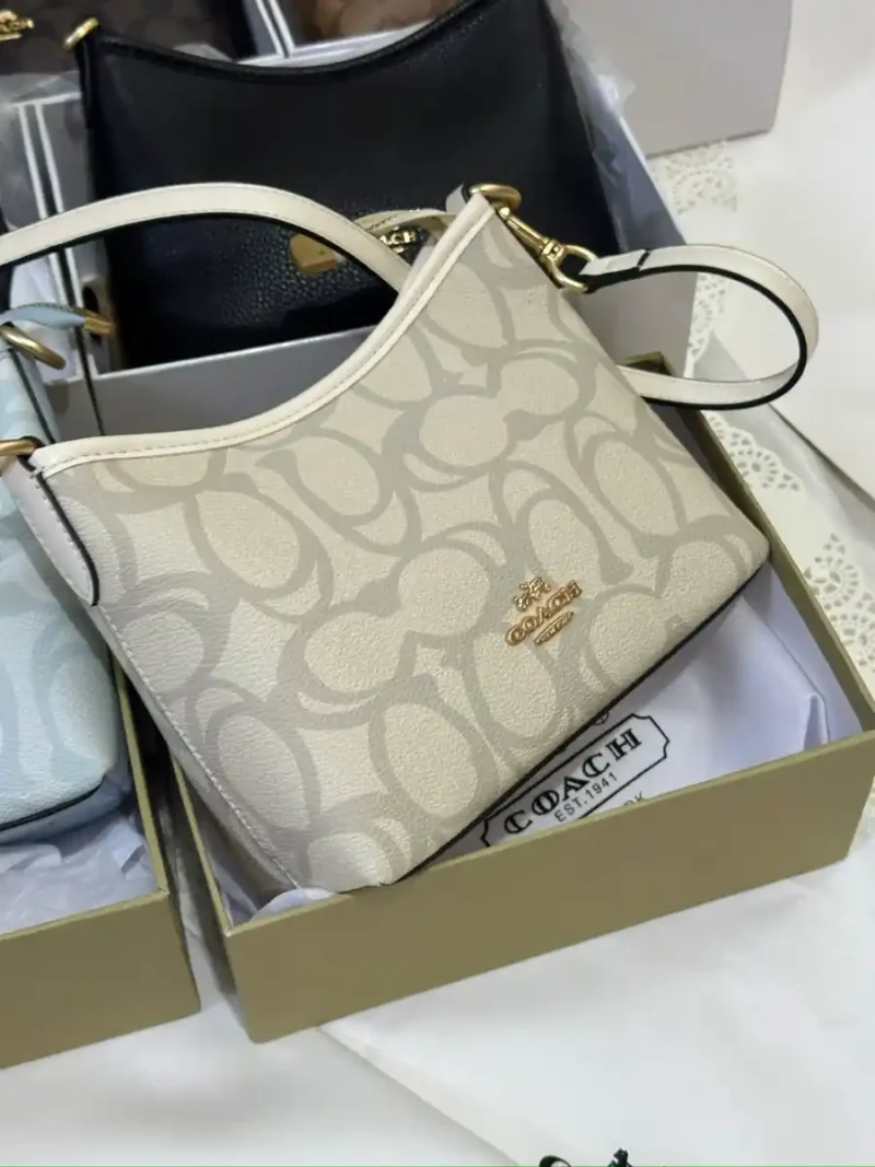 شنط كوتش الدمام