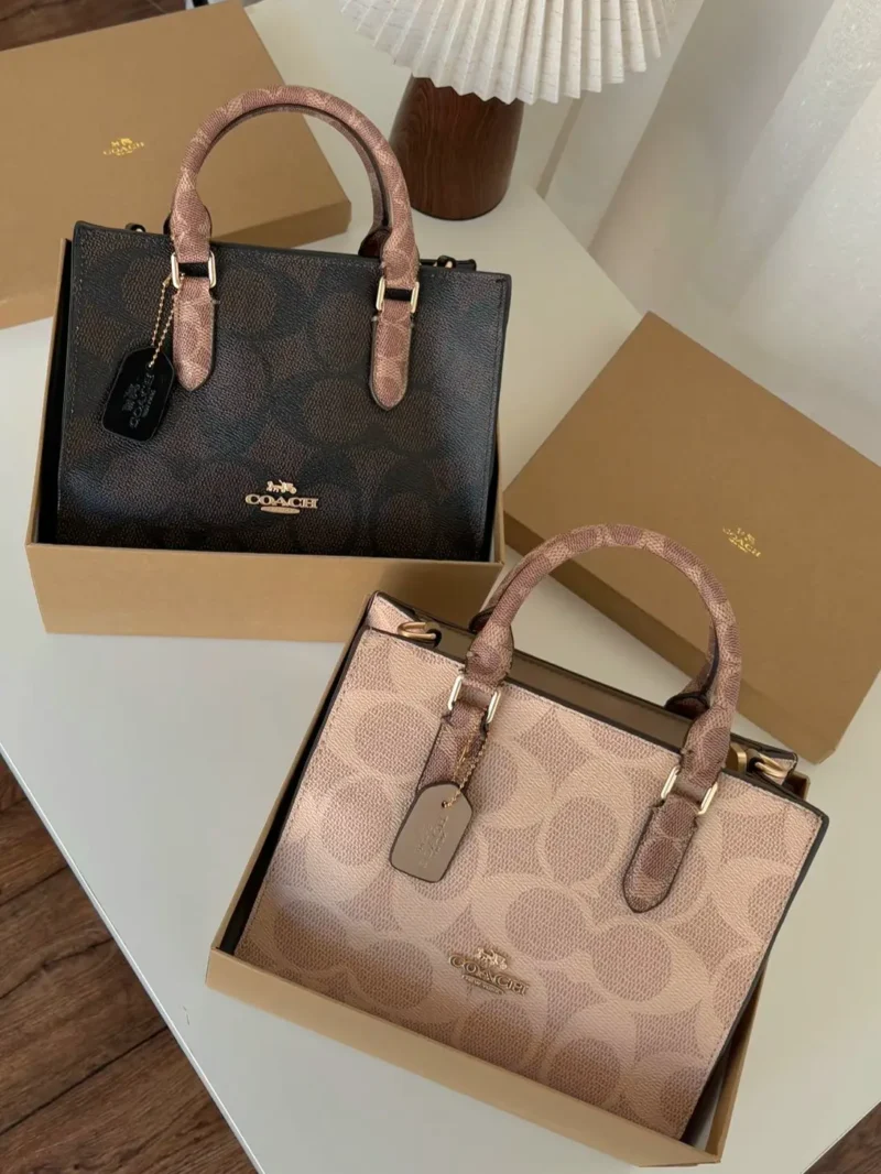 شنط كوتش مربعه