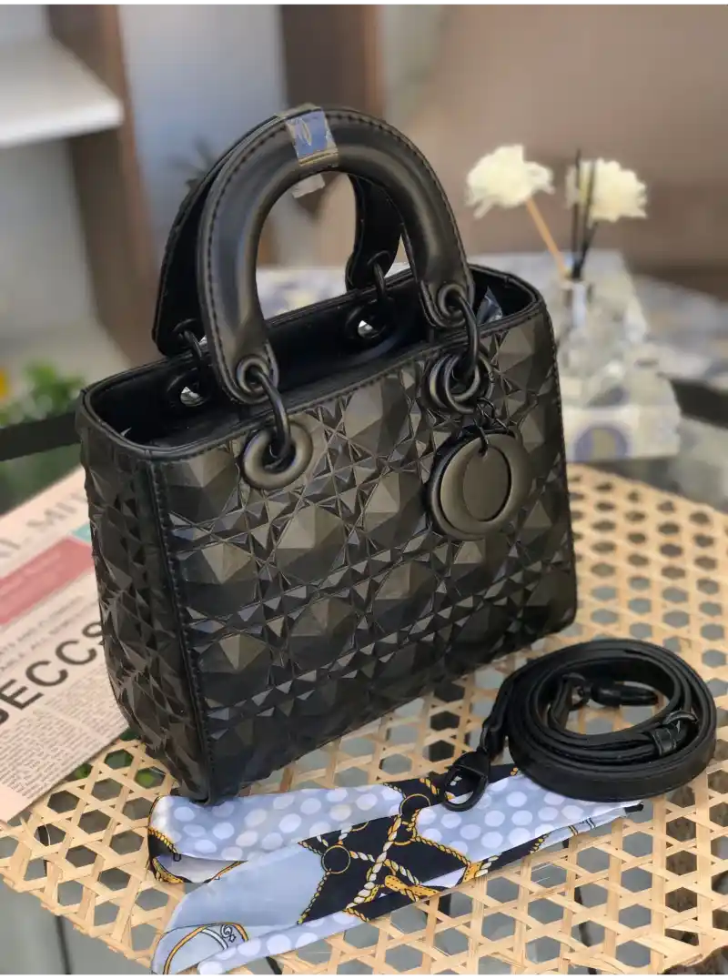 شنطة ديور ليدي سودا