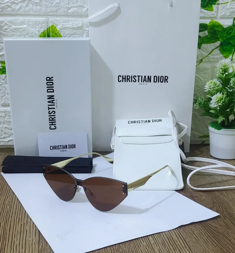 نظارة شمسية صغيرة نسائيه