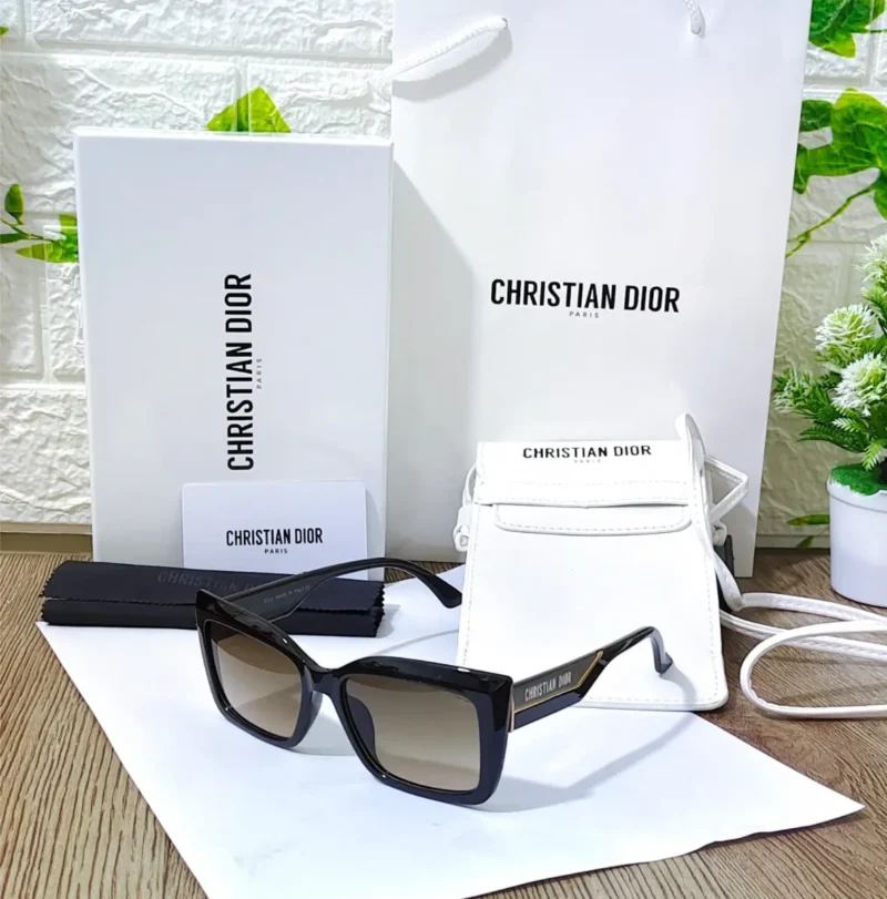 نظارة شمسية نسائية ماركة Dior