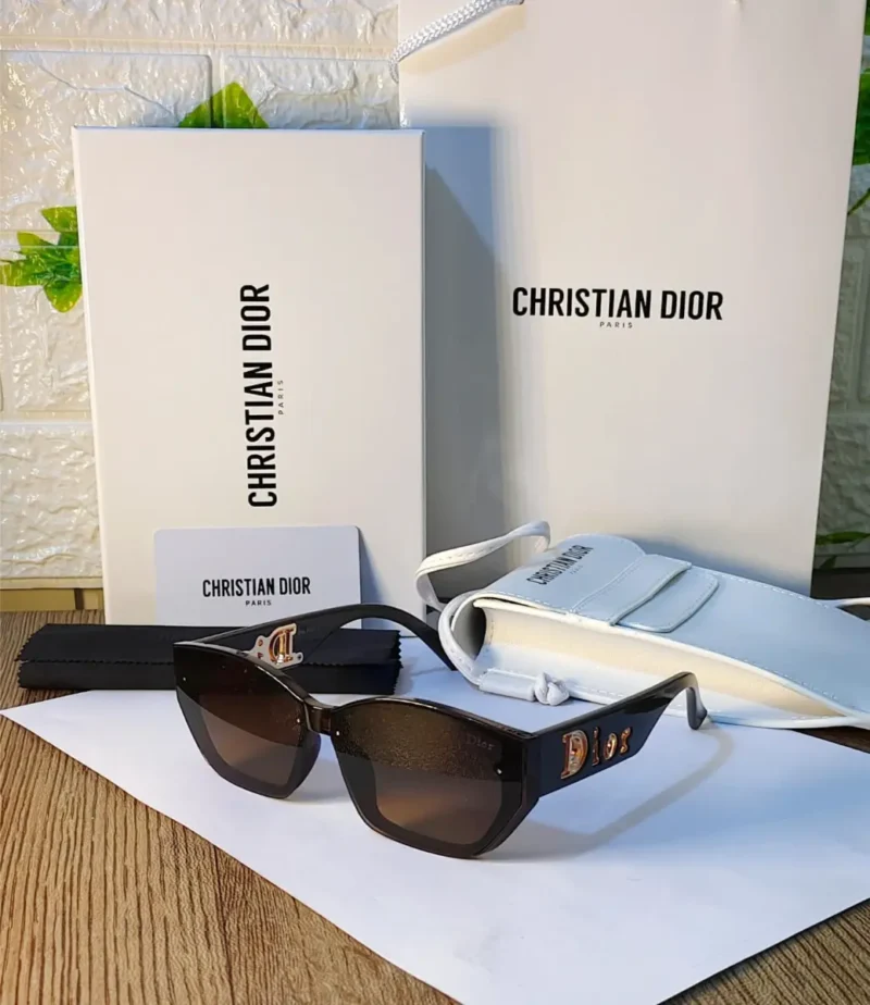 نظارة نسائية ماركة ديور