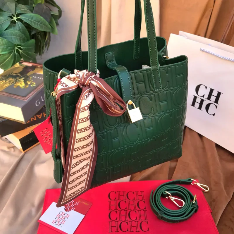 شنطة سي اتش اخضر