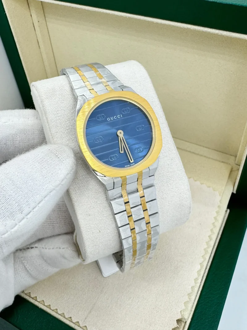 ساعه قوتشي ذهبيه نسائيه