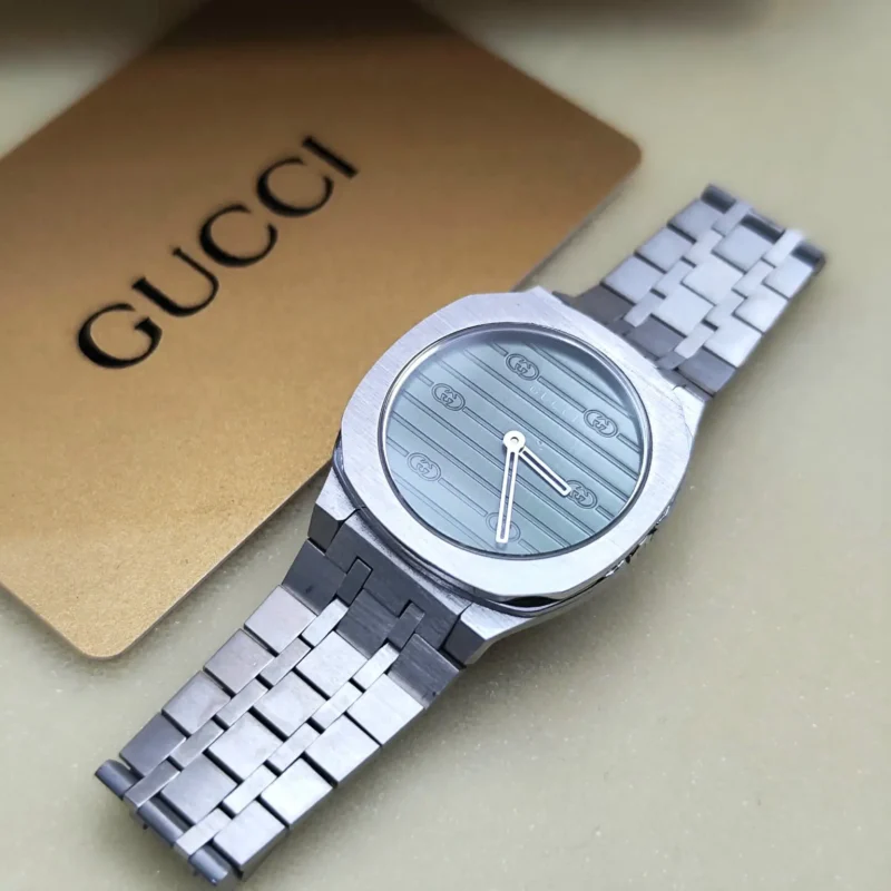 ساعة قوتشي نسائية فضية