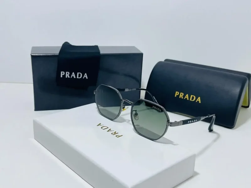 نظارات شمسية خضراء