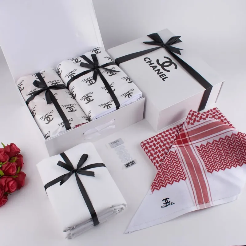 شماغ وقماش شانيل