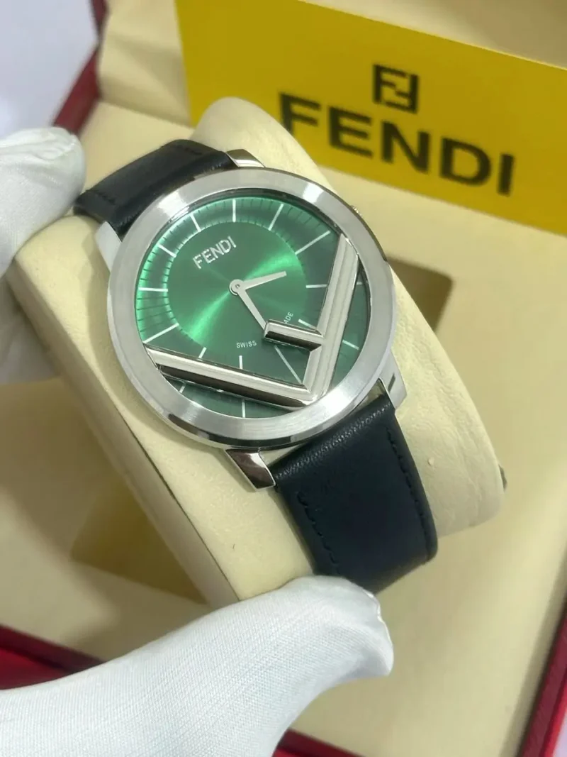 ساعة رجالي جلد ماركة فندي