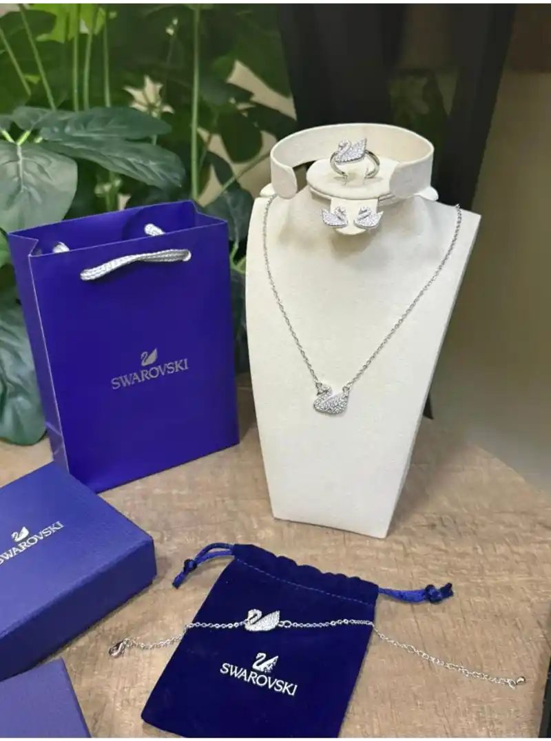 اكسسوارات سوارفسكي