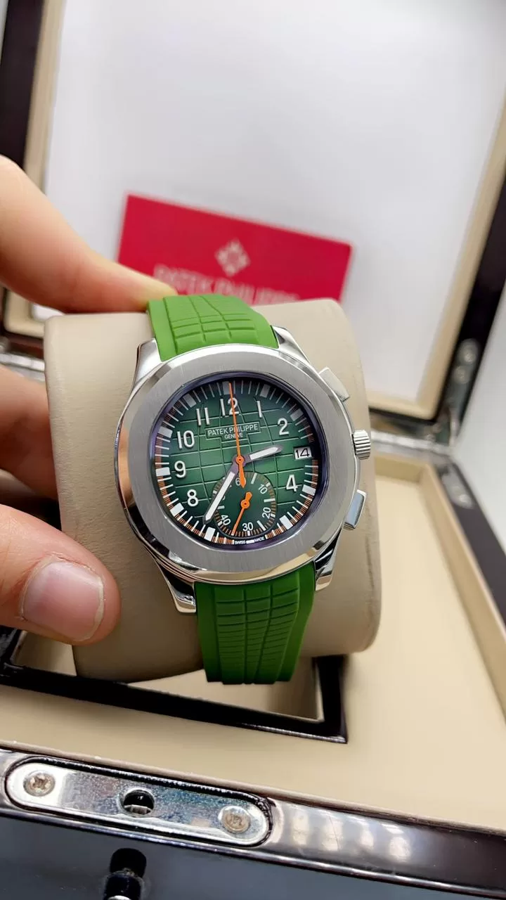 ساعة باتيك فيليب اخضر