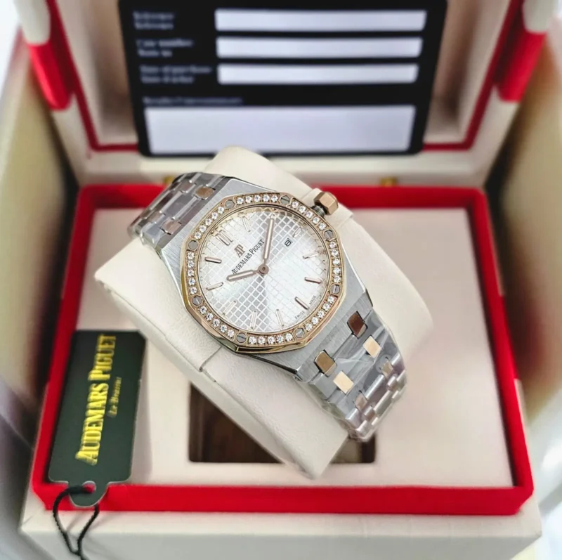 ساعه ادمر نسائيه الكريستال