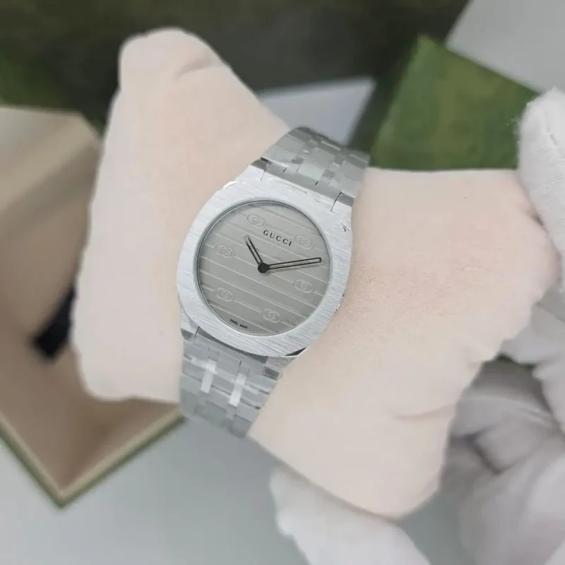 ساعه غوتشي 25h رمادي