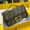 شنطة Fendi نسائي صغيرة