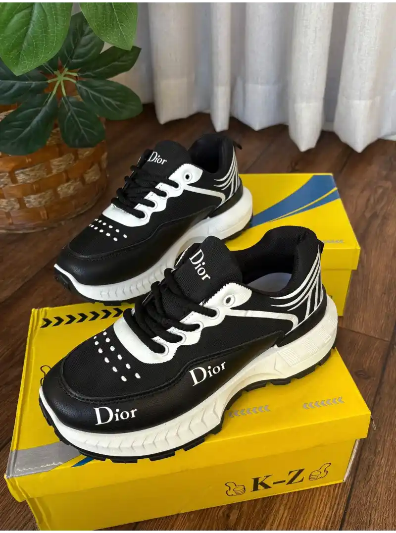 شوز ديور رياضي اسود