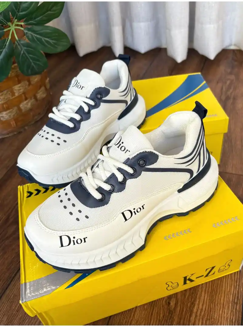 شوز ديور نسائي ابيض