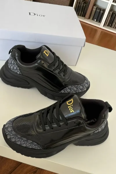 شوزات سبورت ديور نسائي