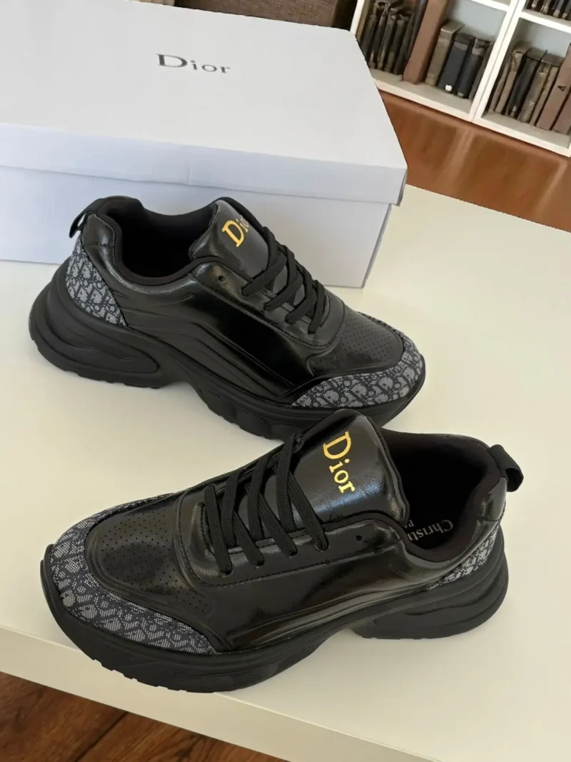 شوزات سبورت ديور نسائي