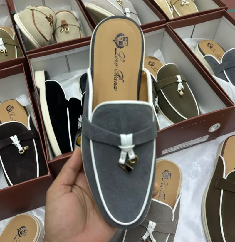 فلات نسائي مفتوح