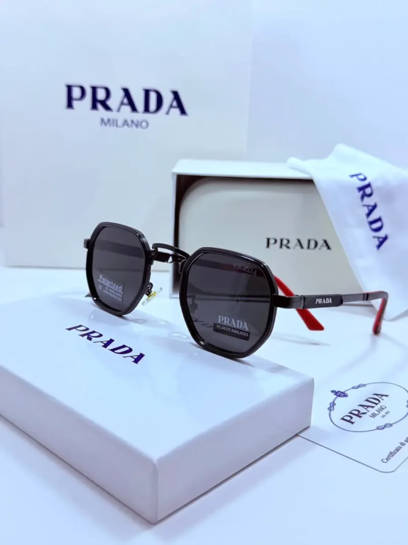 نظارات برادا جديده