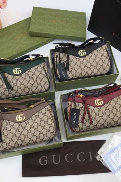 شنط قوتشي مخفضة