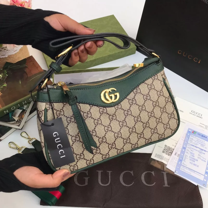 شنطه قوتشي وسط