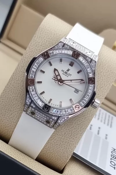 ساعة هوبلت نسائية