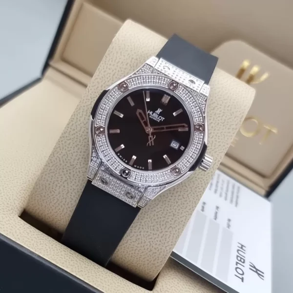 ساعه هوبلت نسائيه لون اسود