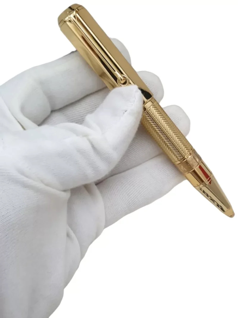 قلم مونت بلانك ذهبي