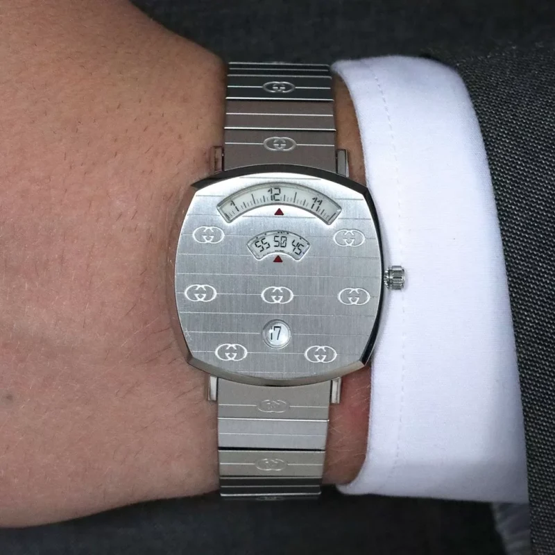 ساعة قوتشي رجالي فضي