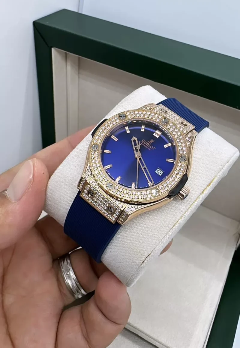 ساعه هوبلت نسائي ربل ازرق