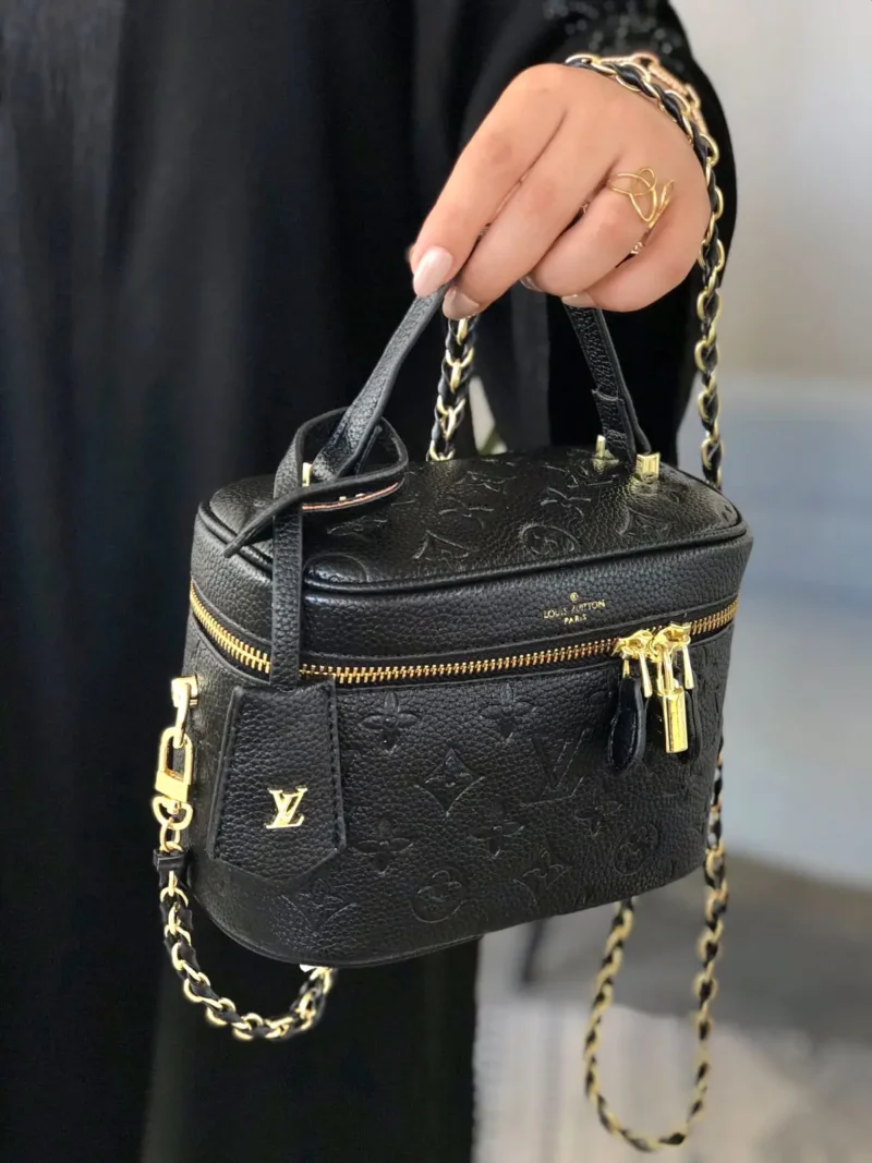 شنطه مكياج ماركه لويس فيتون