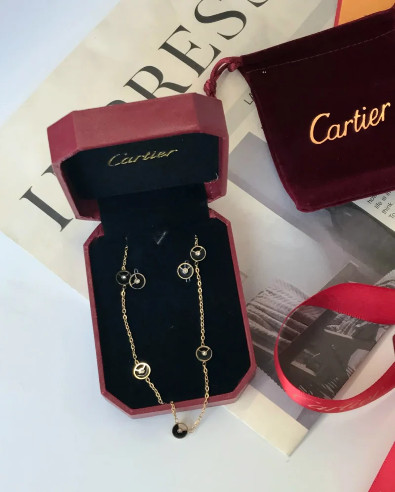 بكج سلسال وحلق كارتير نسائي