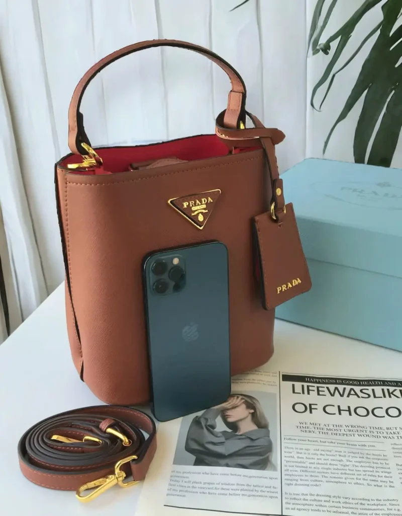 شنطه برادا كبيره