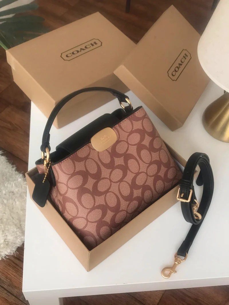 شنطة كوتش خميس مشيط