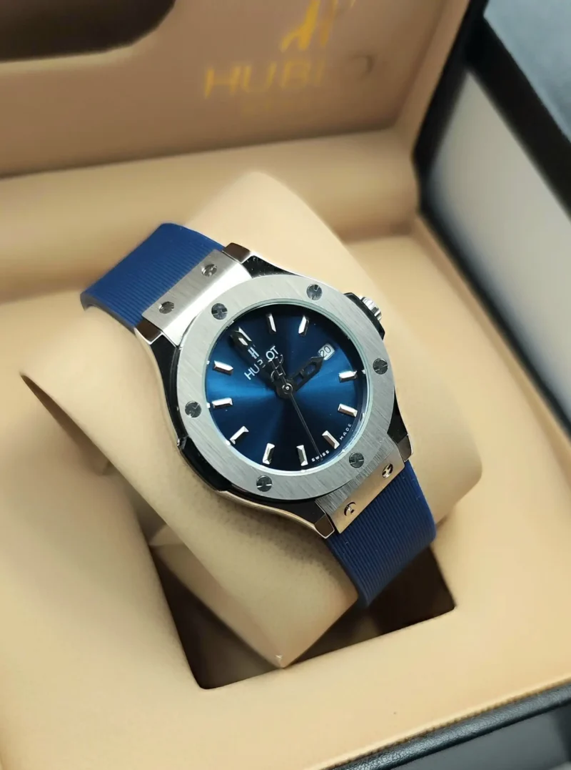 ساعة هوبلت نسائي كحلي