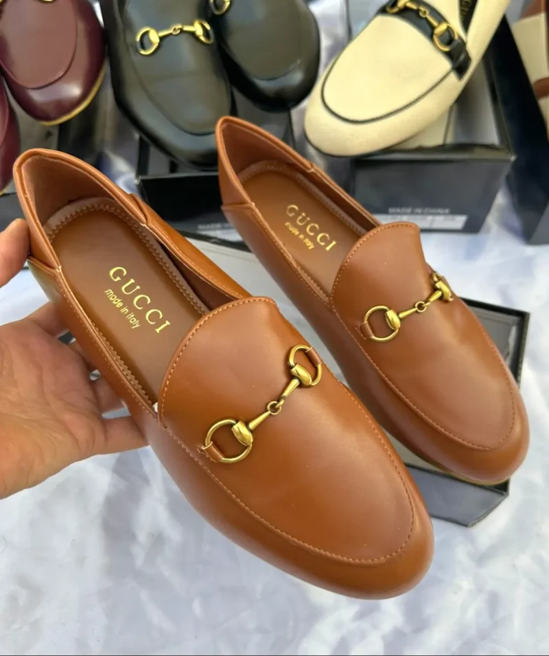 جزمة نسائية كلاسيك